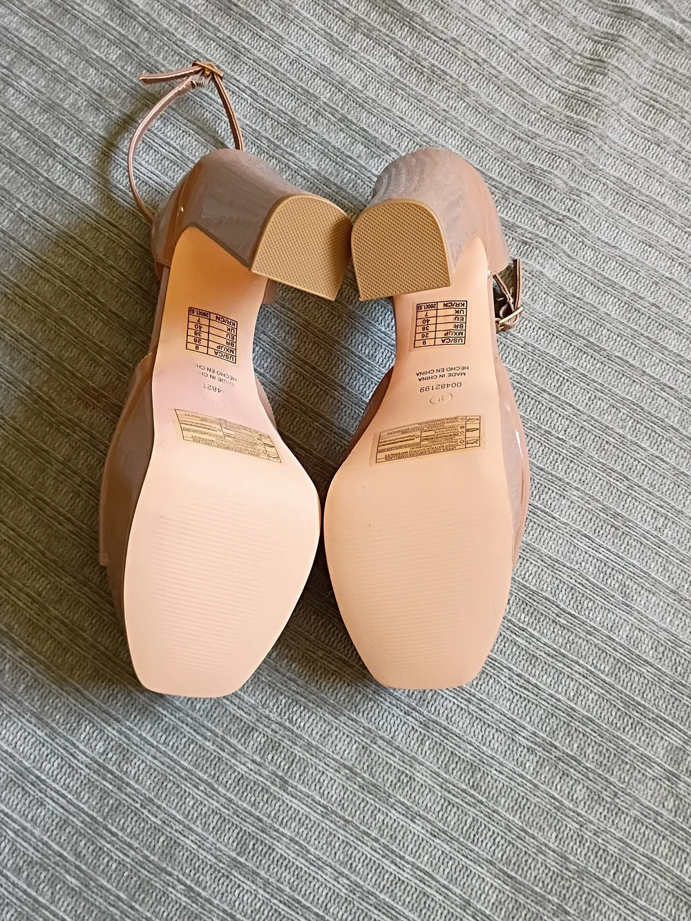 Forever 21 Nude Patent Leather Platform Heels Ankle Strap Block Heel Size 9